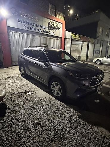 Toyota: Toyota Highlander: 2021 г., 2.5 л, Вариатор, Гибрид, Кроссовер — 2