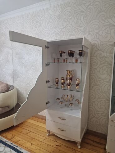 TV altlığı: İşlənmiş, Düz TV altlığı, Polkalı, Laminat, Türkiyə — 10