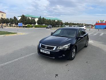 Honda: Honda Accord sedan - Korpus: 4 qapılı sedan, qara rəng - Mühərrik — 8