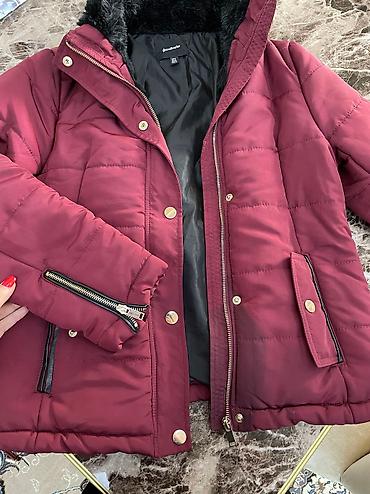 qiz usaq geyimleri: Bordo kurtka Stradivarius markasi.164 manata almisam genclik — 2