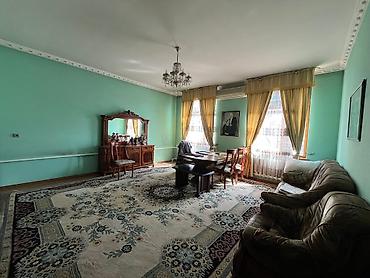 Продажа коттеджей и домов: Продается 2х этажный особняк из 10комнат 330м2, по ул. Шаумяна, на — 9