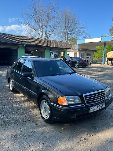 motor bmw: Mercedes-Benz C 180: 2.3 l | 1993 il Sedan — 3