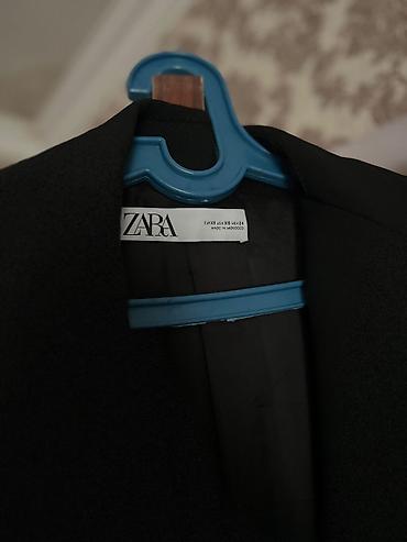 Dəstlər, kostyumlar: Bershka qadın dəst - Rəng: ağ/ekru - Ölçü: XS (EUR XS / USA XS / MEX — 5