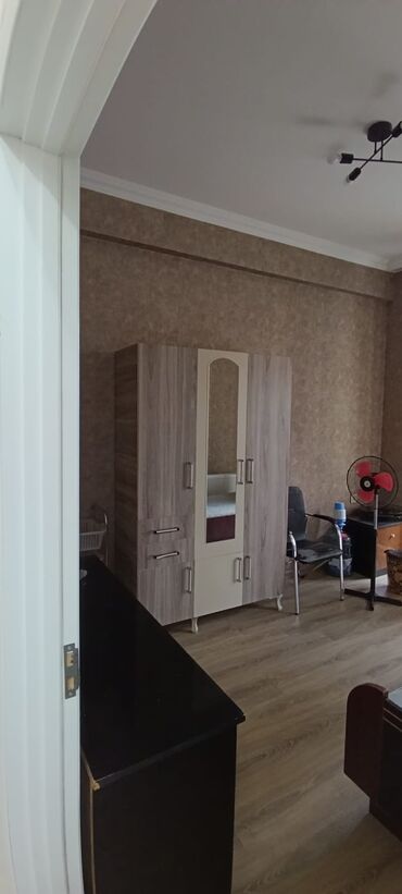 Uzunmüddətli kirayə mənzillər: Kirayə mənzil – şəhər mənzərəsi ilə - Plan: işıqlı otaq, ayrıca — 1