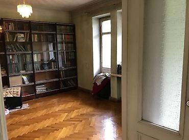 4 комнаты, 80 м², Площадь Ала-Тоо Индивидуалка, 3 этаж, Требуется ремонт