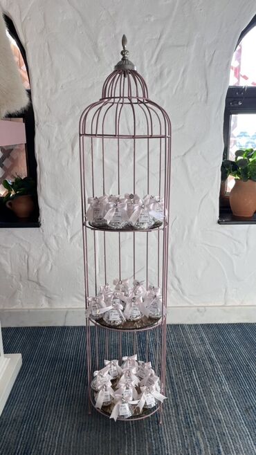 Xonça: Barbie xonça dəsti satılır. Dəstə 15 ədəd xonça daxildir. İdeal — 6