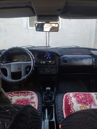 Volkswagen: Volkswagen Passat: 1992 г., 1.8 л, Механика, Бензин, Седан — 10