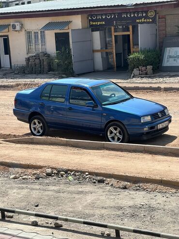 ролик для авто: Год-1995
Объём -1.8 моно
Электропакет
Цена -290тыс