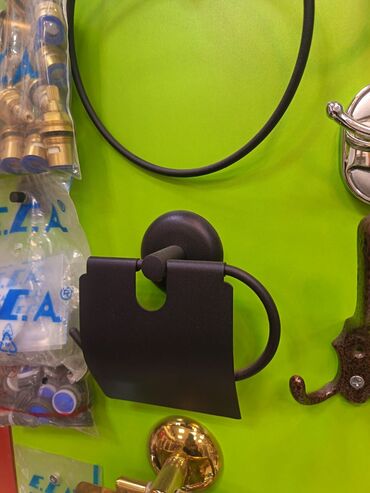 смеситель: Hamam və sanitar aksesuarları və armaturlar dəsti - Divara bərkidilən