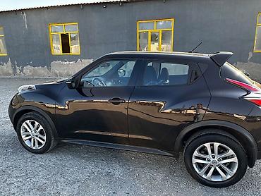 avto satış saytları: Nissan Juke, qara rəng, kompakt krossover. Xüsusiyyətlər: - Kuzov: 5 — 3