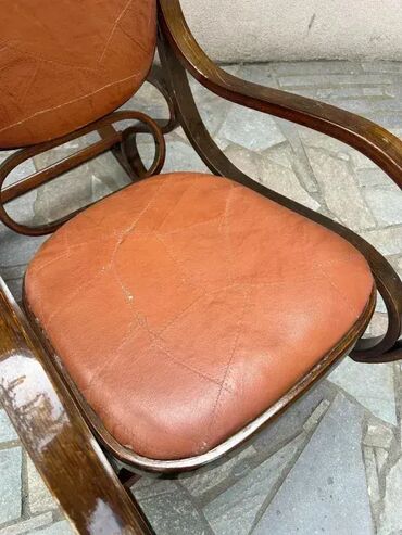 Stilske stolice: Stilska Thonet stolica za ljuljanje 🪑 Ikoničan dizajn ✨ Odlično — 7