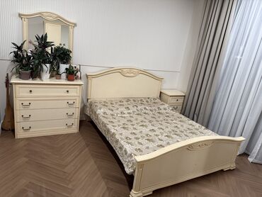 кухоная мебель бу: Спальный гарнитур, Б/у, Двуспальная кровать, Шкаф, Комод, Россия, Самовывоз, цвет - Бежевый