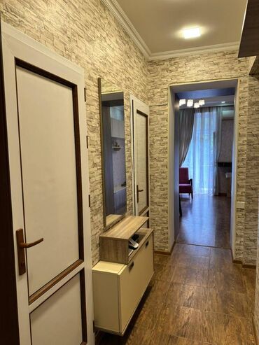 Uzunmüddətli kirayə mənzillər: Şəhərin tam mərkəzində, Sahil parkının yaxınlığında, Xaqani küçəsində — 8