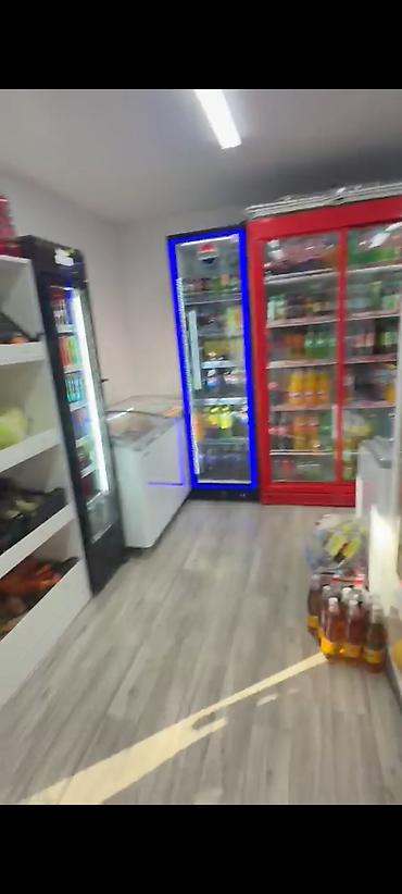 гостинцы рядом: 11 мкр 24 дом Сдается продуктовый магазин Площадь: 20м2 С — 6