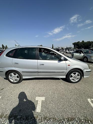 old man: Nissan Almera Tino: 2000 г., 1.8 л, Механика, Бензин, Хэтчбэк — 3