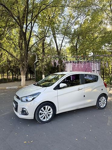 москвич автомобиль: Chevrolet Spark: 2017 г., 1 л, Автомат, Бензин, Хэтчбэк — 2