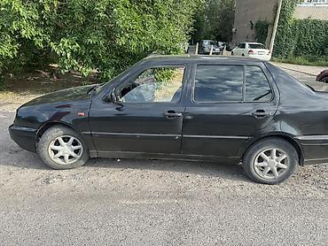 transporter multivan: Volkswagen Vento: 1993 г., 1.8 л, Механика, Газ, Седан — 2