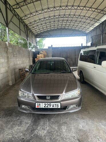 крыло на цивик: Honda Accord: 2000 г., 1.8 л, Автомат, Бензин, Седан
