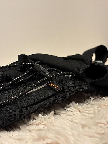 Oprema za kampovanje: Prodajem original Jack Wolfskin pojasnu / trkacku torbicu, crna boja — 8