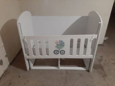 Beşiklər: Oğlan və qız üçün, İşlənmiş, Dördbucaq, Beşik, Dəstsiz, Yellənmə mexanizm ilə — 10