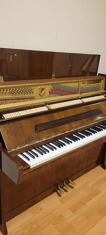 mini piano: Petrof markalı akustik pianino. Upright konstruksiyalı modeldir və — 3
