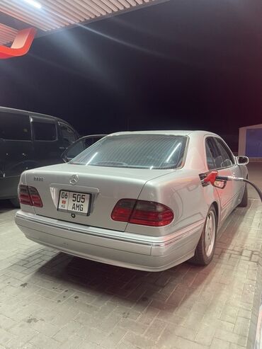 шины r14c: Mercedes-Benz E-Class: 2001 г., 3.2 л, Автомат, Бензин, Седан