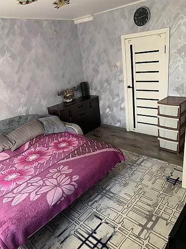Продажа квартир: Продается квартира барачного типа. Две комнаты — 20