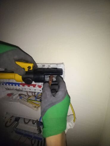 Электрики, электромонтажники: Электрик. Больше 6 лет опыта — 21