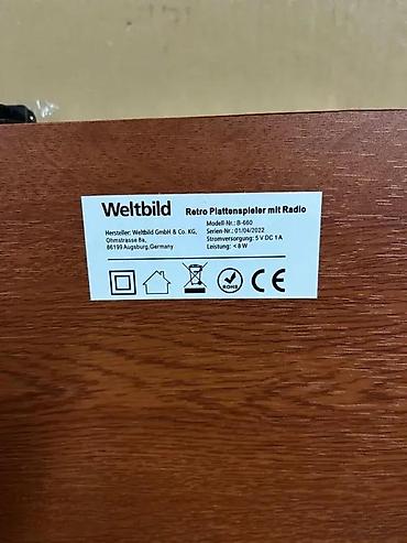 Pojačala i prijemnici: Gramofon sa ugrađenim zvučnicima i poklopcem od providne plastike — 12