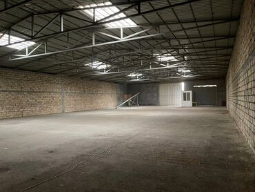 Anbar və emalatxanalar: Anbar Icareye verilir 800kv.m. Kv.m. 5 AZN dir. Qiymeti razolaçmaq — 3