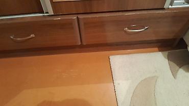 skaf kupe: Şkaf-kupe, qəhvəyi ağac teksturalı MDF/Laminate. - Ön hissə: 3 sürgülü — 3