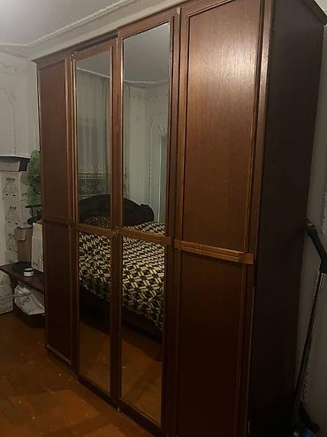 cinare: İşlənmiş, 4 qapılı, Güzgülü, Qəhvəyi, Taxta, Açılan, Düz dolab — 1