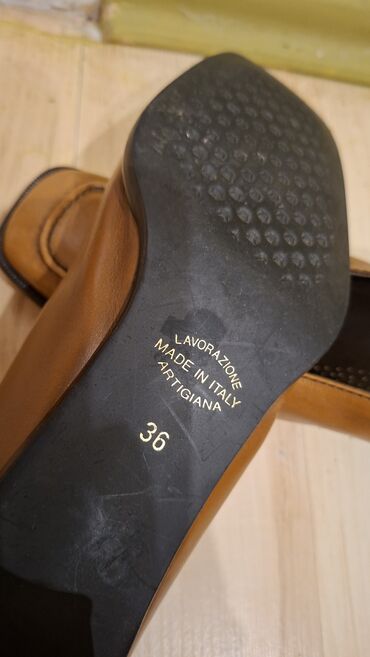 Salonke: Salonke, 36 — 6