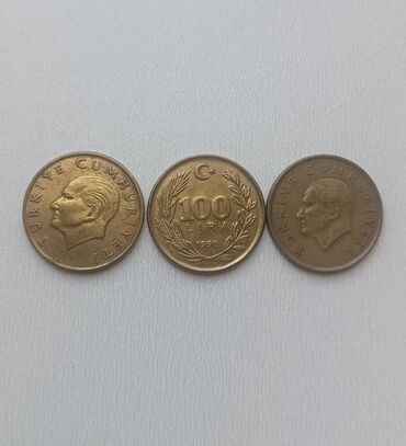 CD, DVD disklər və kassetlər: Satilir 100 lira-1 ededi 8 manat 5000 lira- 15 manat 50 tetri- 15