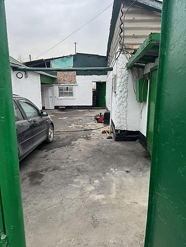 Продажа коттеджей и домов: Дом с двором и хозяйственными постройками.общем 10 соток - Участок — 2