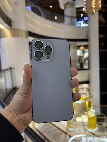 Apple iPhone: IPhone 13 Pro, Б/у, 256 ГБ, Pacific Blue, Зарядное устройство, Защитное стекло, Чехол, В рассрочку