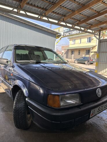 Volkswagen: Volkswagen Passat: 1992 г., 1.8 л, Механика, Бензин, Седан