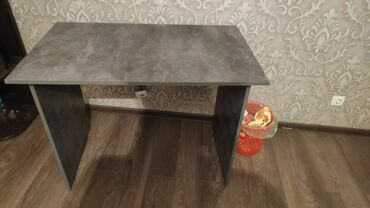для салона мебель: I have a new table of grey colour I want to sell it