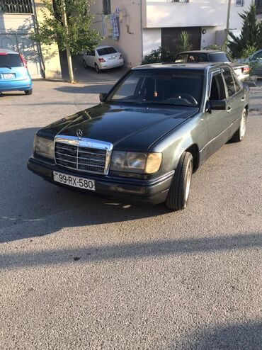 sedan avtomobil: Vaçap yazın.Mercedes E 250 qiymət 5400₼ benzin Mator 2.5 ili 1989