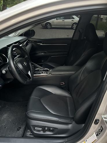 corolla 2004: Toyota Camry: 2018 г., Гибрид, Седан — 6