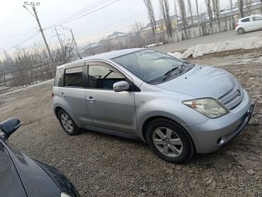 Транспорт: Toyota ist: 2003 г., 1.3 л, Автомат, Бензин, Хетчбек