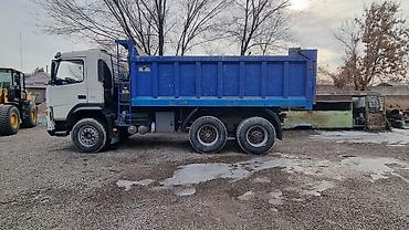 Грузовики: Грузовик, Volvo, Стандарт, 7 т — 7