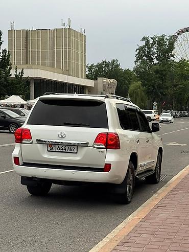 Toyota: Toyota Land Cruiser: 2014 г., 4.6 л, Автомат, Бензин, Внедорожник — 5