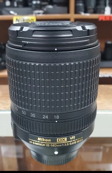 ZX: Nikon AF-S DX NIKKOR 18-140mm f/3.5-5.6G ED VR obyektiv - Geniş zoom