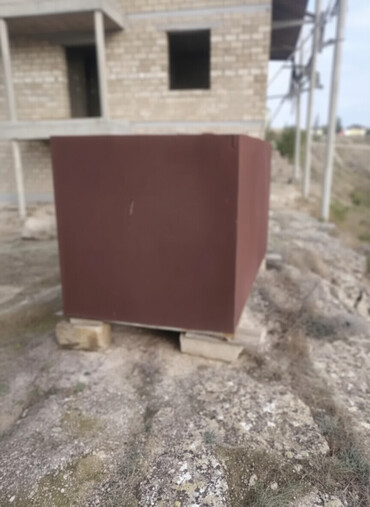 Baklar və çənlər: Bak, Metal, 4000 l l — 2