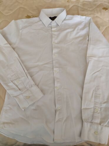 белая рубашка мужская: Детский топ, рубашка, цвет - Белый, Б/у