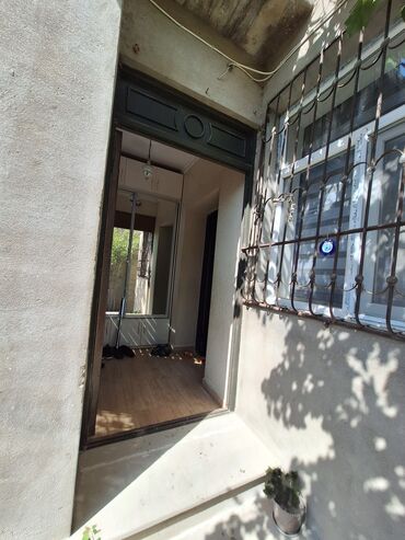 Həyət evləri və villaların satışı: 4 otaqlı, 1 kv. m, Yeni təmirli — 6