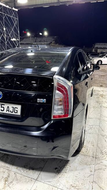 Toyota: Toyota Prius: 2015 г., Гибрид — 2