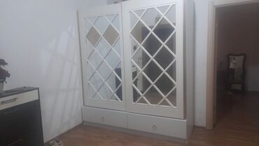 Masa və oturacaq dəstləri: SvmcDolab satılır 270 azn.Ölçü:2×230 sm.Demək olar