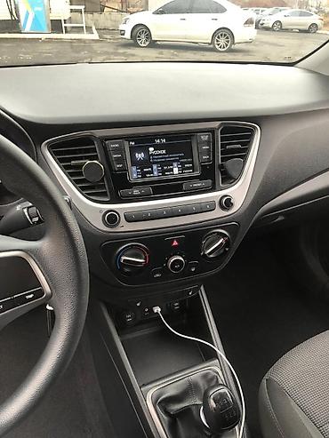 Hyundai: Hyundai Solaris: 2018 г., 1.4 л, Механика, Бензин, Седан — 11